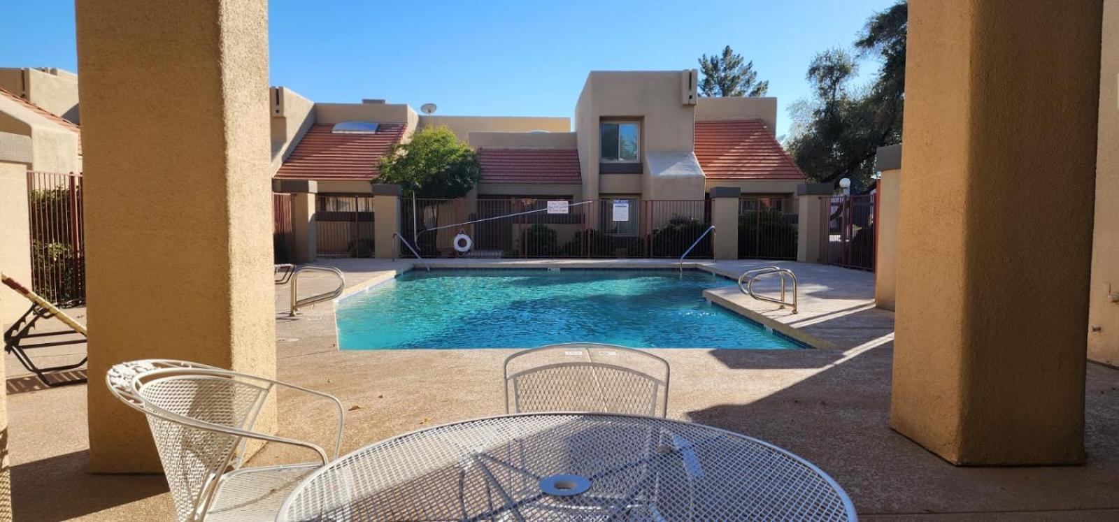 Cozy Condo Near Mcc With Pool, Bbq, Covered Parking Mesa Exterior photo