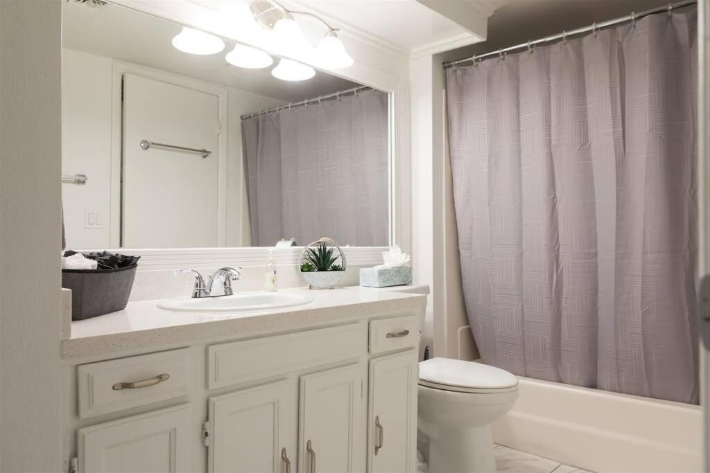 Cozy Condo Near Mcc With Pool, Bbq, Covered Parking Mesa Exterior photo
