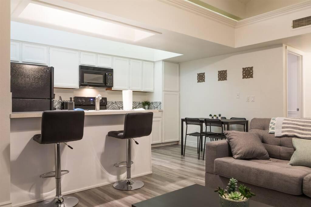 Cozy Condo Near Mcc With Pool, Bbq, Covered Parking Mesa Exterior photo