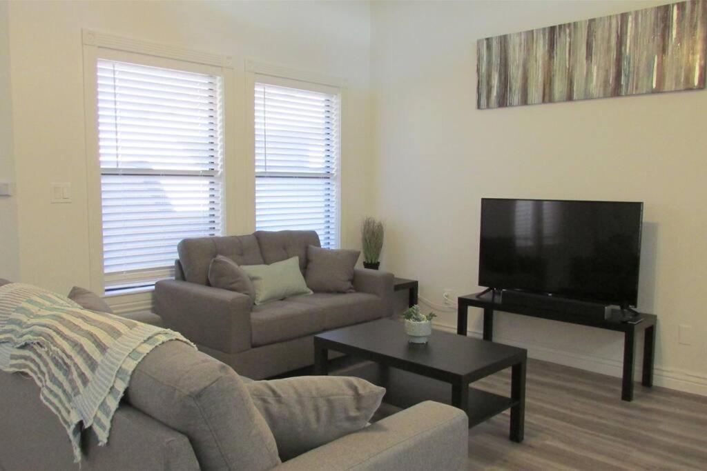 Cozy Condo Near Mcc With Pool, Bbq, Covered Parking Mesa Exterior photo